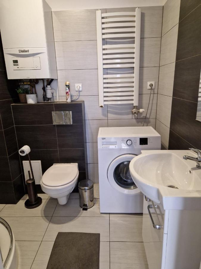 Apartament Przybudowka Apartment คาโตวีตเซ ภายนอก รูปภาพ