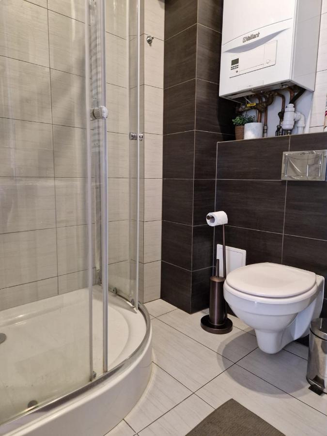 Apartament Przybudowka Apartment คาโตวีตเซ ภายนอก รูปภาพ