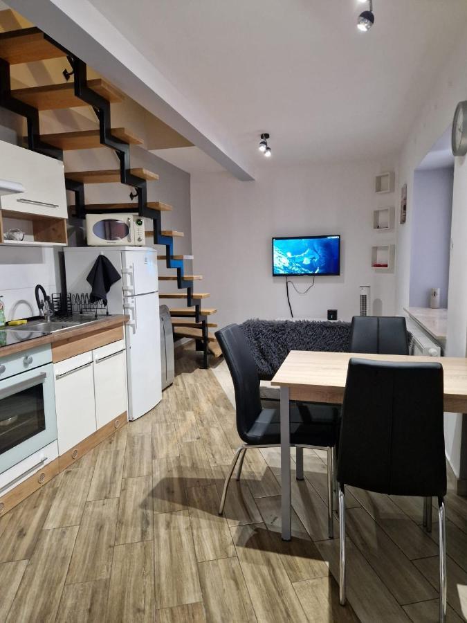 Apartament Przybudowka Apartment คาโตวีตเซ ภายนอก รูปภาพ